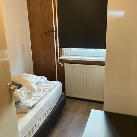 בית נופש Expats House 4 *